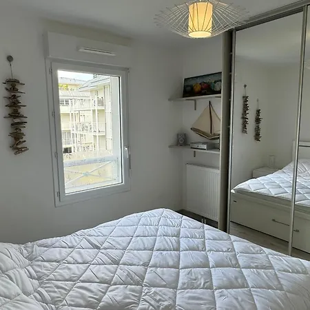 2p Avec Balcon, Proche Et Centre | Parking | Wifi | 4 Pers | - Fr-1-487-365 Apartman Cabourg